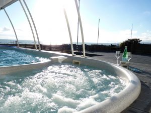 Bubbles on the Beach - Exclusively Eastbourne - cottages with hot tubs