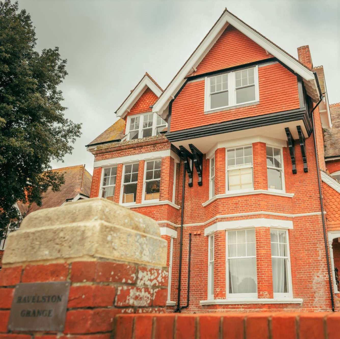 New Holiday Apartment for 4 in Meads Eastbourne Private Garden